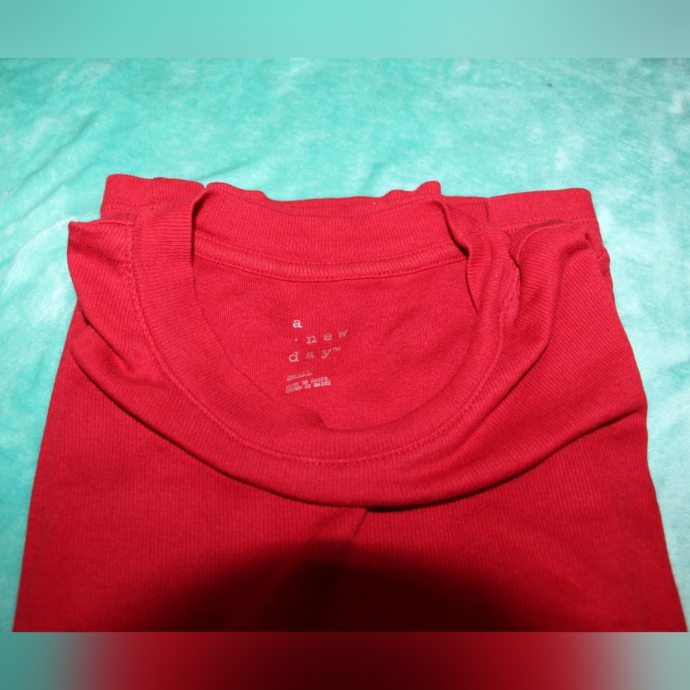 Red Ribbed Tee - Picture 5 of 5